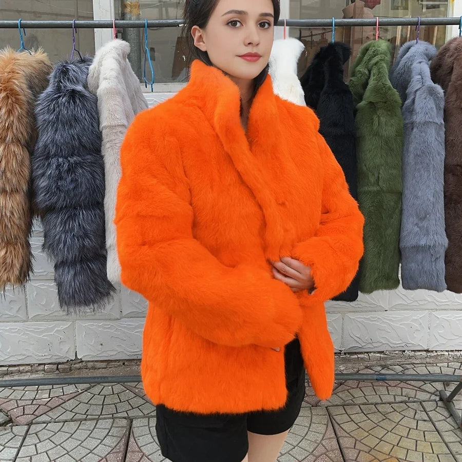 Damen Kurzmantel aus flauschigem Material mit Stehkragen