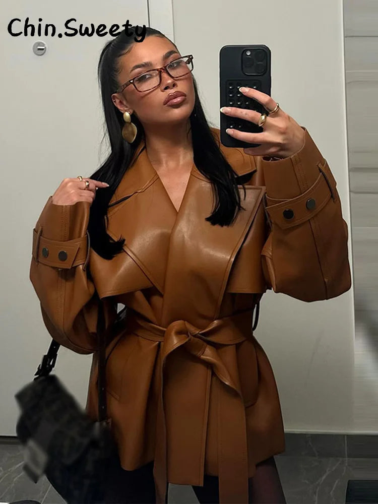 Damen Wickeljacke mit Bindegürtel, Lederoptik, Grün