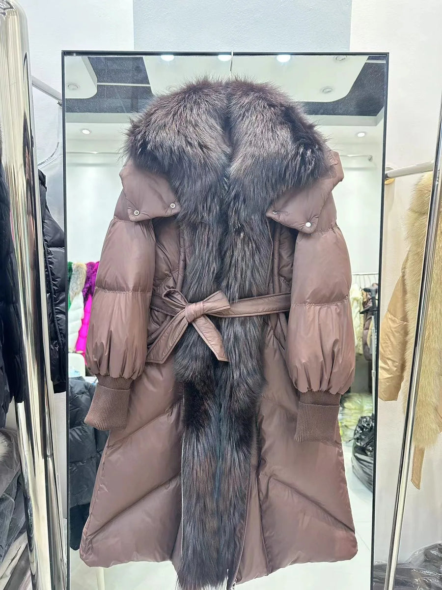 Damen Langer Steppmantel mit Kapuze und Pelzbesatz Gürtel beige