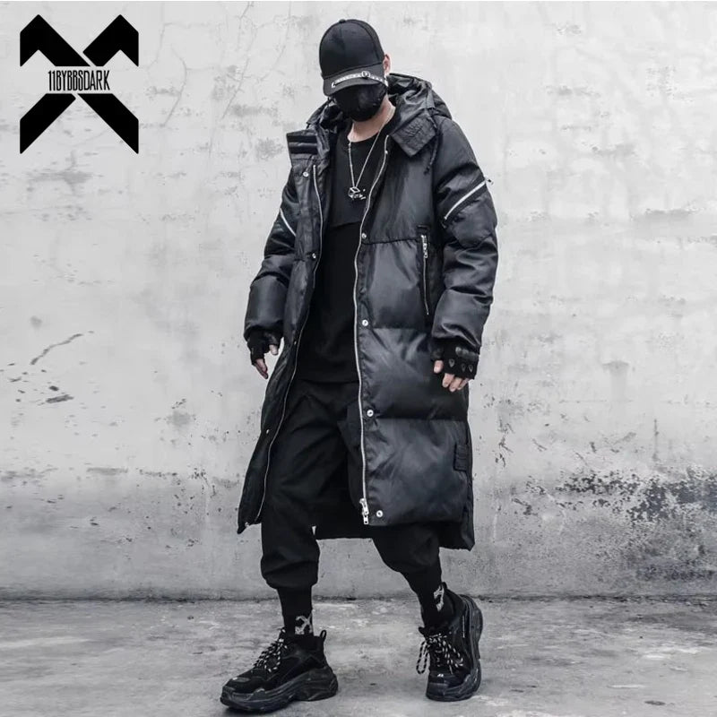 Langer Schwarzer Daunenparka mit Kapuze und Reißverschlussdetails