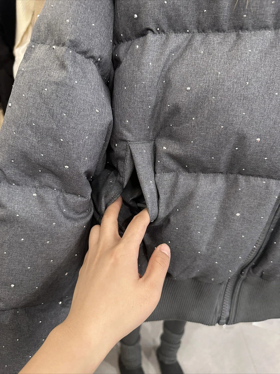Kurze Damen Winter Daunenjacke mit Fellkapuze und Glitzer-Punkten