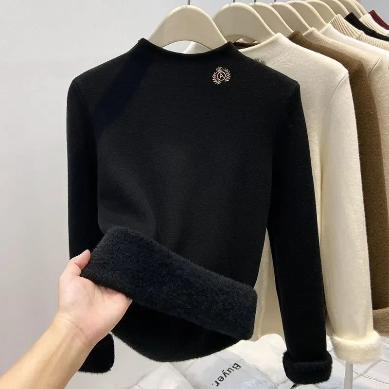 Damescoltrui met lange mouwen, pluche voering en borduursel