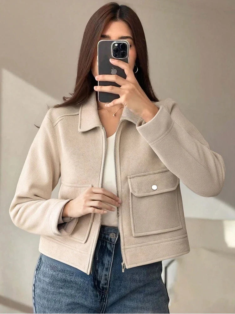 Damen Kurzjacke mit Reißverschluss und Pattentaschen