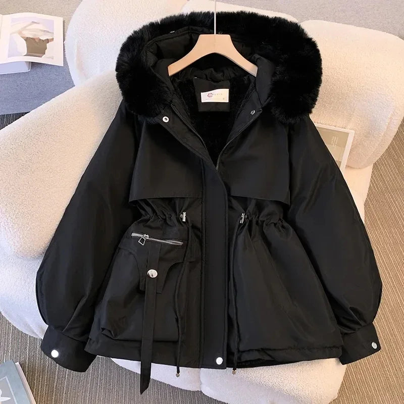 Damen Winterjacke mit Kapuze und Kunstfellbesatz, Tunnelzug in der Taille