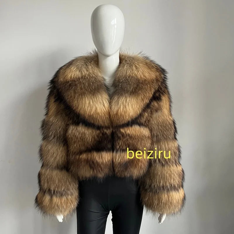 Kurze Damen Pelzjacke mit breitem Reverskragen in Braun- und Schwarztönen