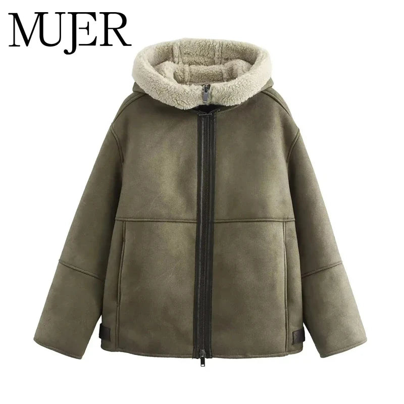 Kurze Kapuzenjacke olivgrün mit Teddyfutter Reißverschluss