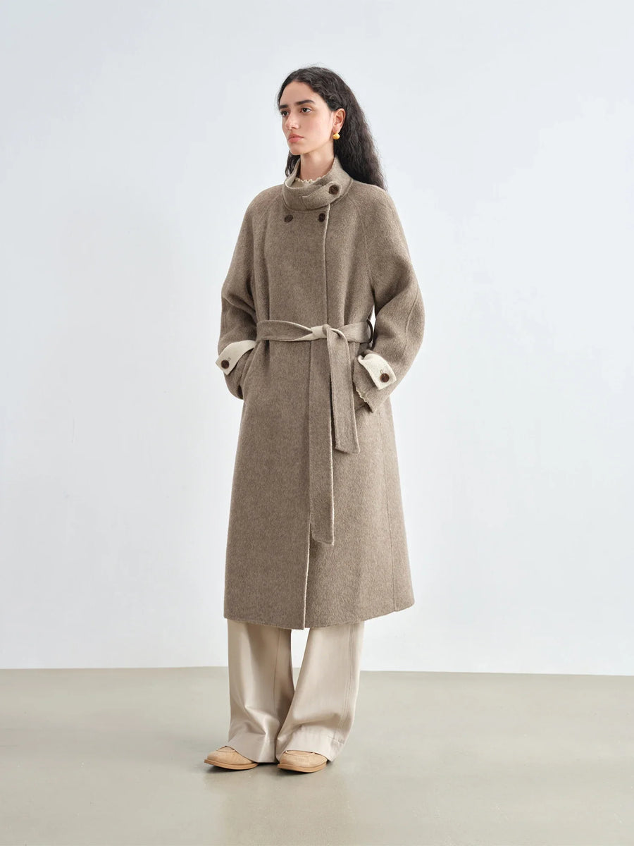 Damen Langer Wollmantel Braun mit Bindegürtel und Stehkragen