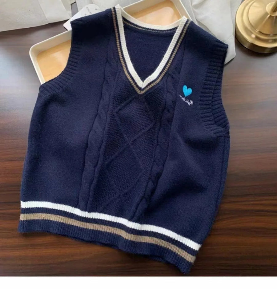 Gebreid vest met V-hals, kabelpatroon, collegestijl