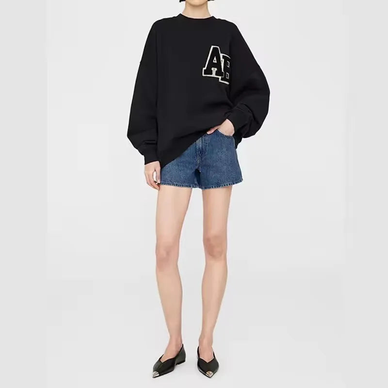 Grijs oversized damessweatshirt met ronde hals en logo-applicatie