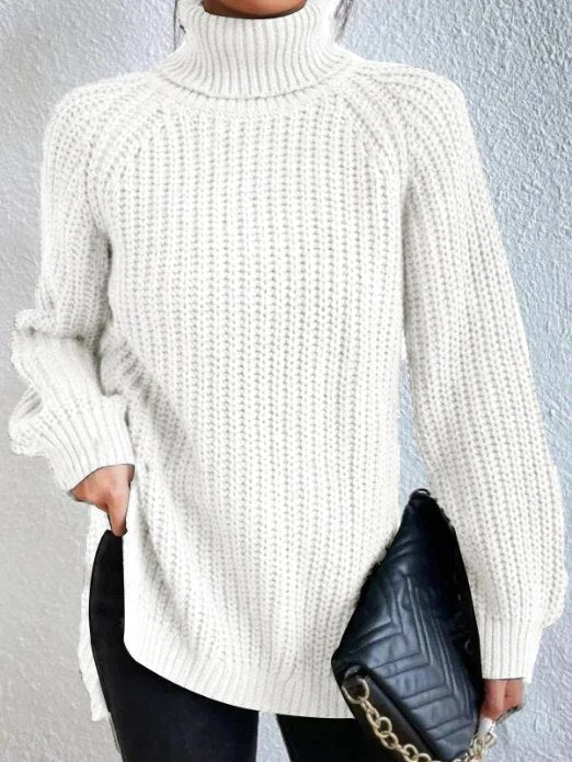 Gerippter Rollkragenpullover mit langen Ärmeln und Seitenschlitzen