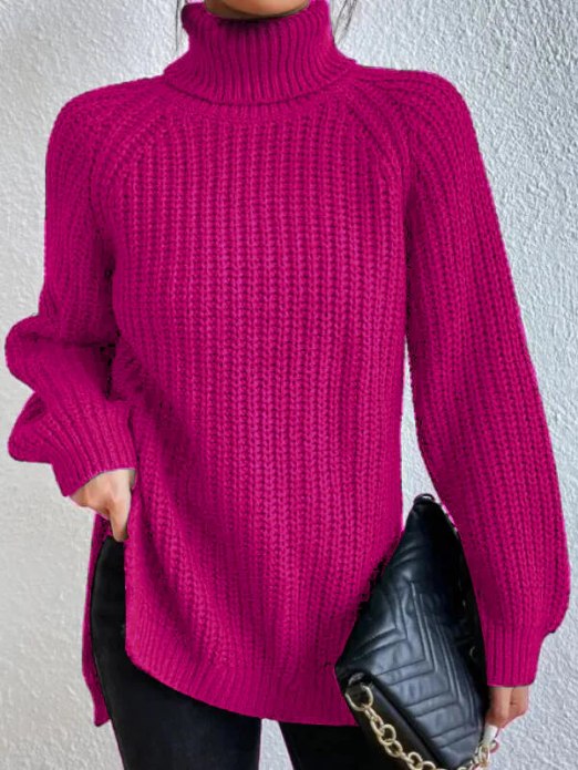 Gerippter Rollkragenpullover mit langen Ärmeln und Seitenschlitzen