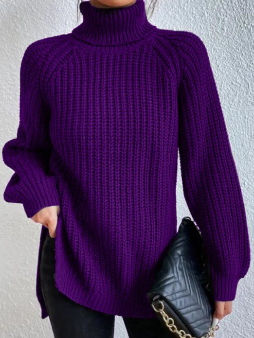 Gerippter Rollkragenpullover mit langen Ärmeln und Seitenschlitzen