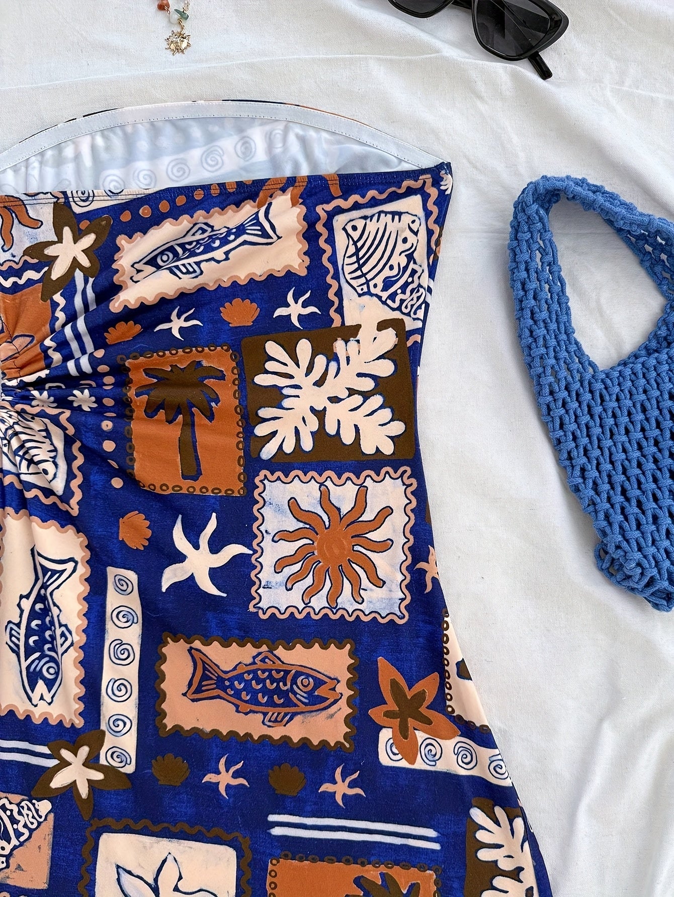 Damen Bandeau Minikleid mit tropischem Print und seitlicher Schleife – Strand- und Urlaubsoutfit