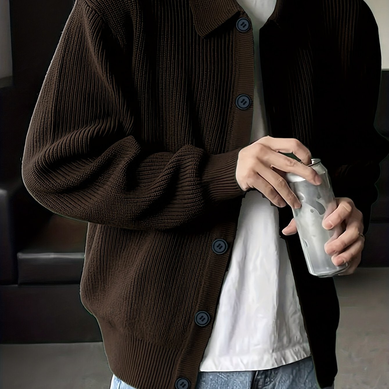 Gerippte Strickjacke mit Reverskragen und Knöpfen für Herren
