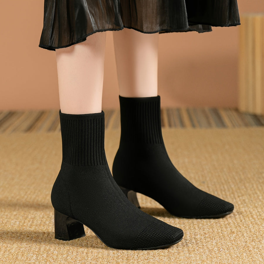 Gestrickte Chelsea Sock-Stiefeletten mit Blockabsatz & spitzer Zehenpartie