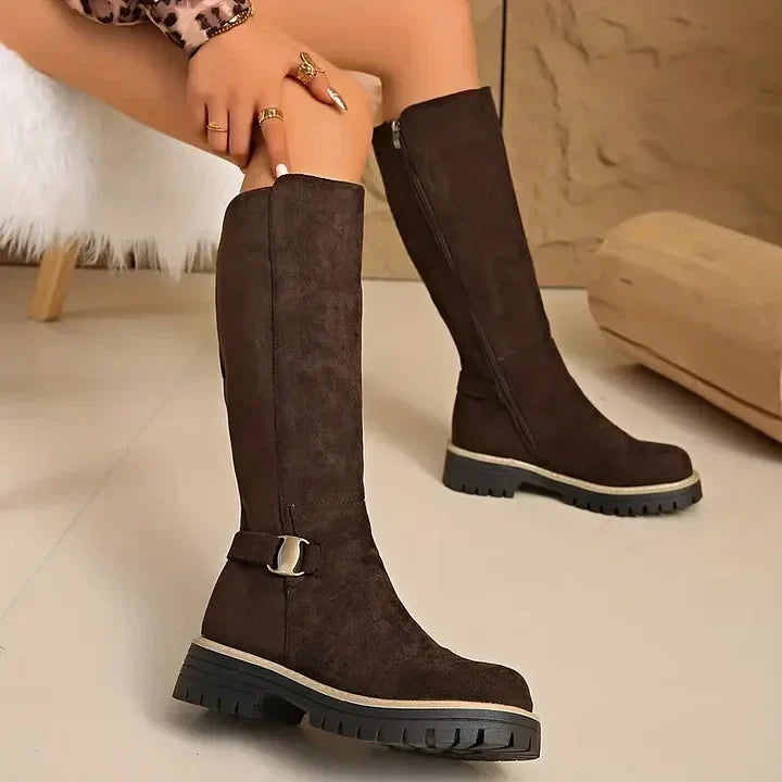 Stiefel für Damen in Wildlederoptik mit Schnalle und Profilsohle