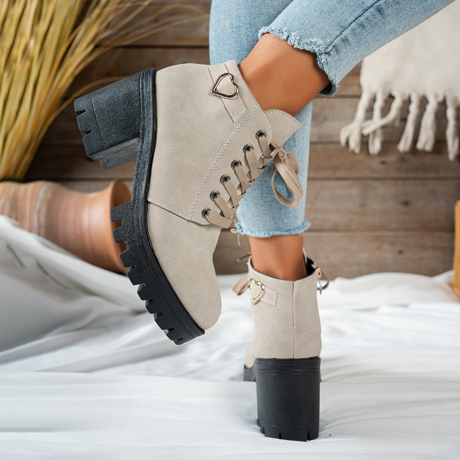 Damen Schnürstiefeletten mit Blockabsatz und Herz-Detail
