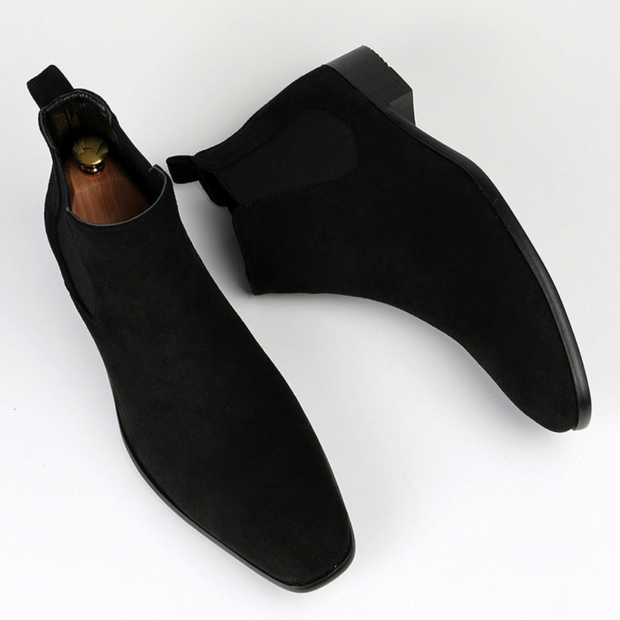 Herren Chelsea Boot Spitz Schwarz Elastikeinsätze