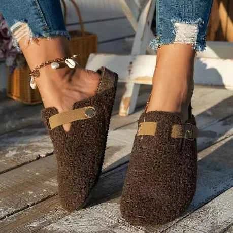 Damesclogs, pluizig, met teddyfleece-look en open hiel