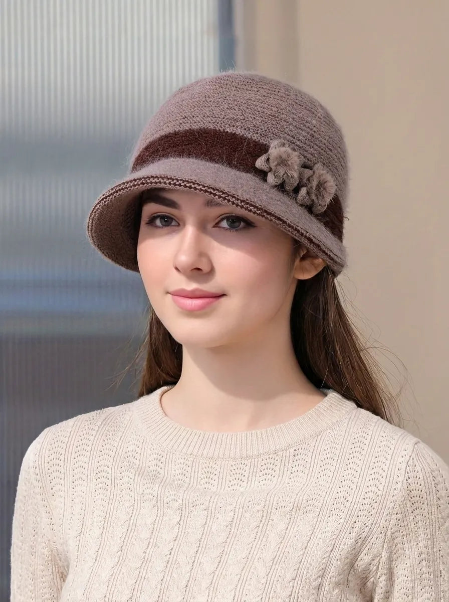 Damen Glockenhut aus weichem Material mit Band und Pompons – verschiedene Farben