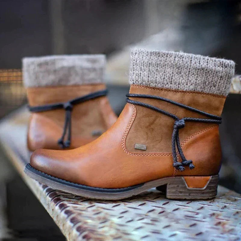Damen Stiefeletten mit Strickbündchen und Zierschnürung in Braun