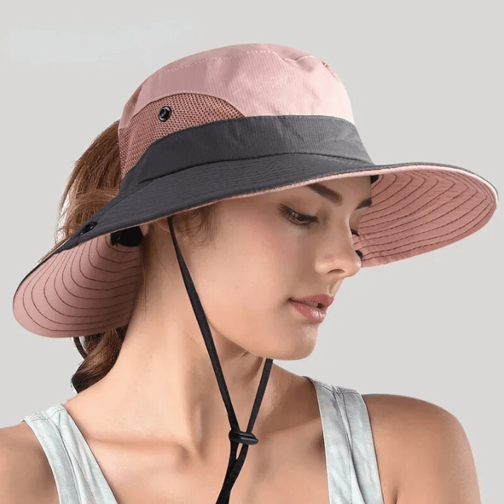 Zonnehoed met brede rand, mesh-inzetstukken en kinband voor dames