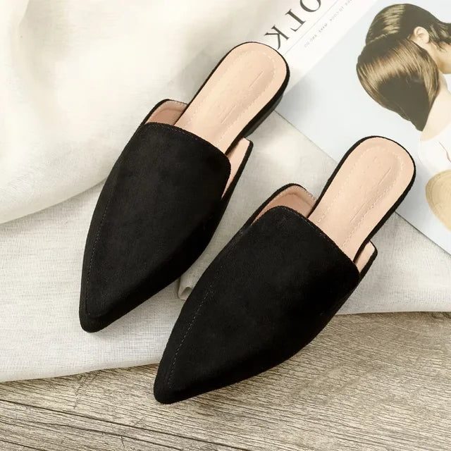 Puntige damesmules - elegante instappers in suède-look