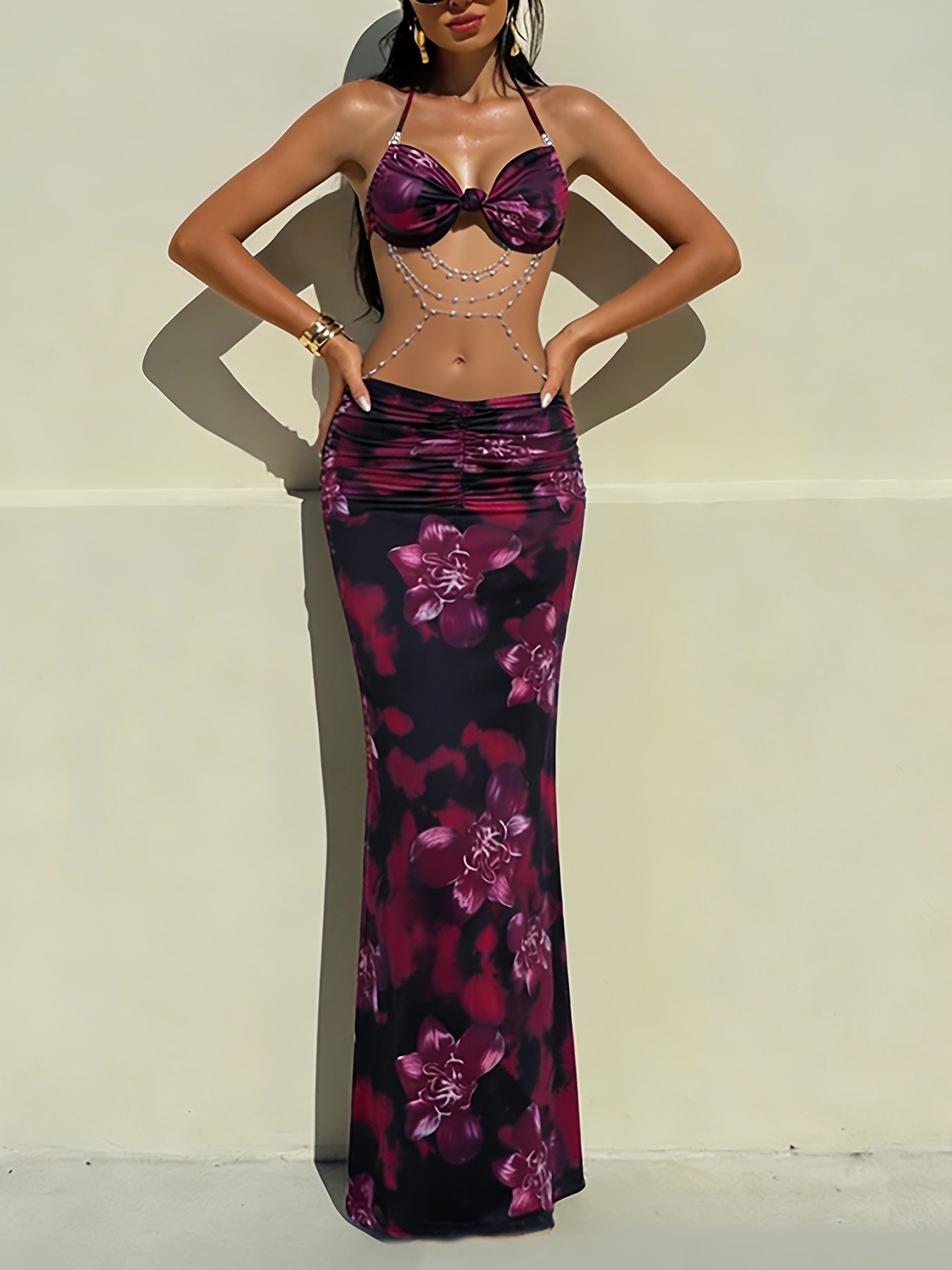 Damen Elegantes Cut-Out Maxikleid mit Wickeloptik und Perlendetails – Perfekt für Events und Urlaubsreisen