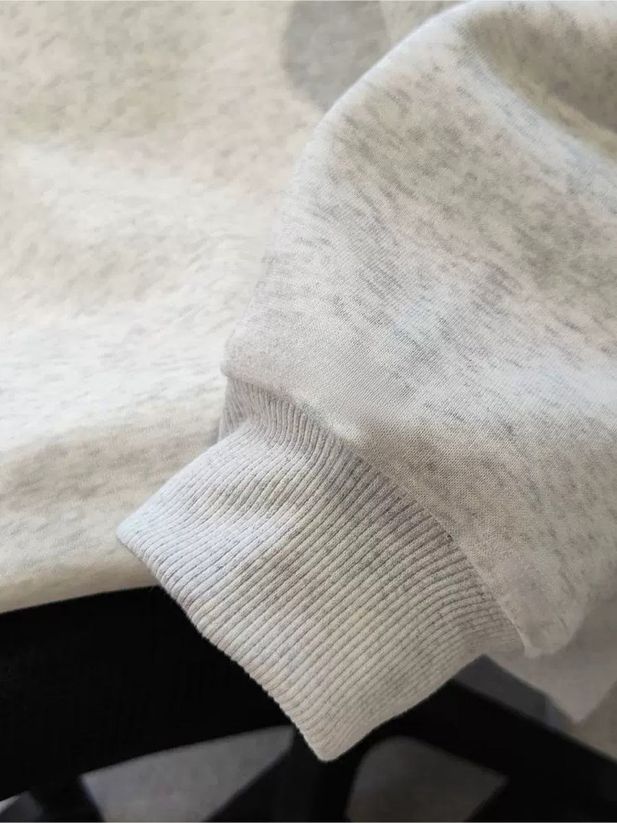 Kapuzenpullover Hellgrau mit Katze und Taschendruck
