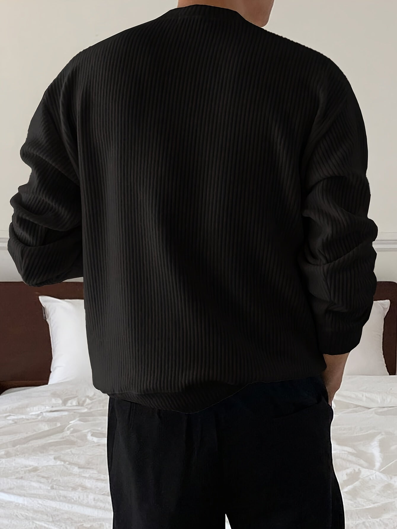 Geripptes Herren Langarmshirt mit Rundhalsausschnitt in verschiedenen Farben