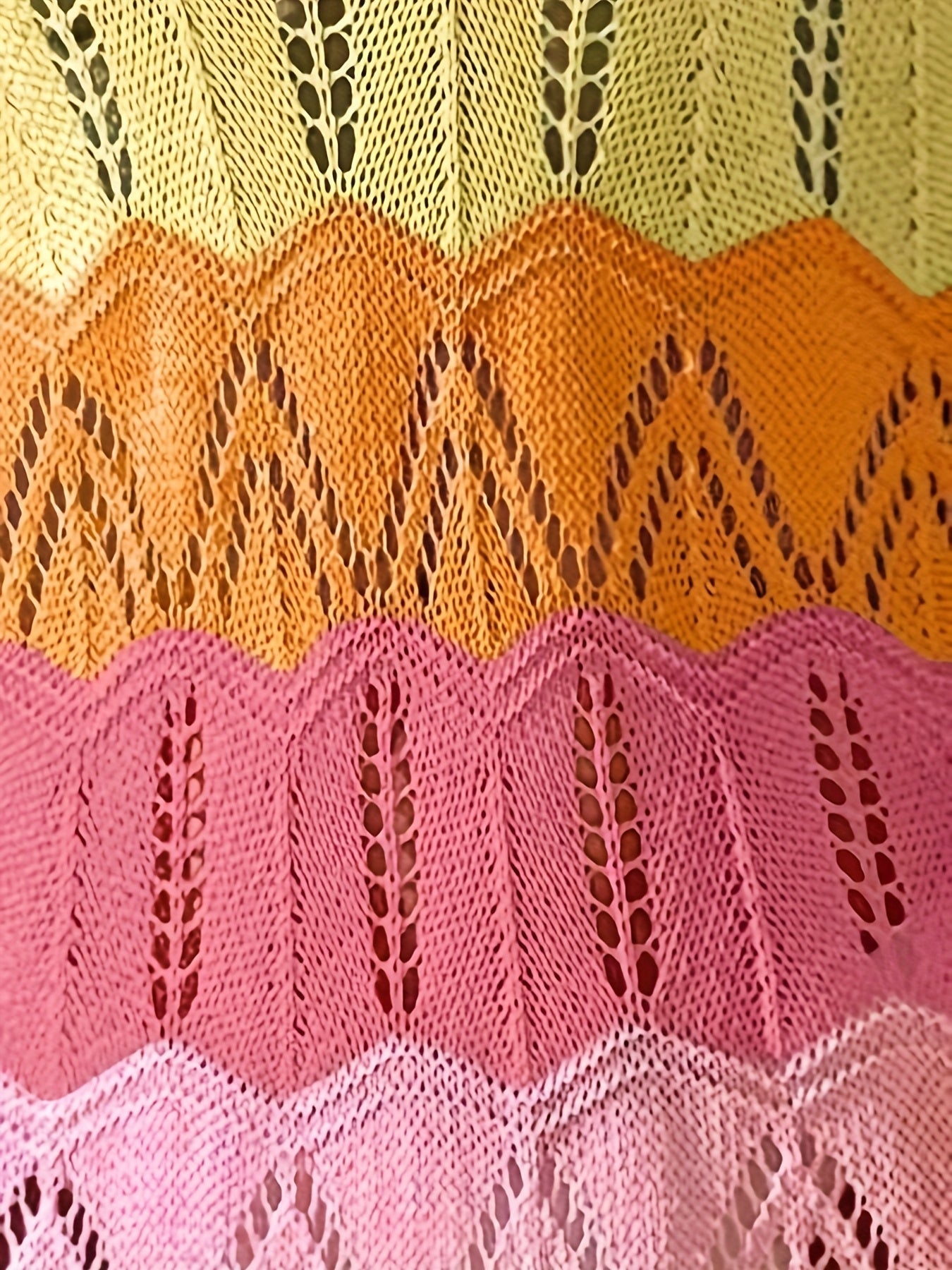 Damen Boho Strick Minikleid mit Chevron-Muster und Spaghettiträgern – Perfekt für Urlaub und Freizeit