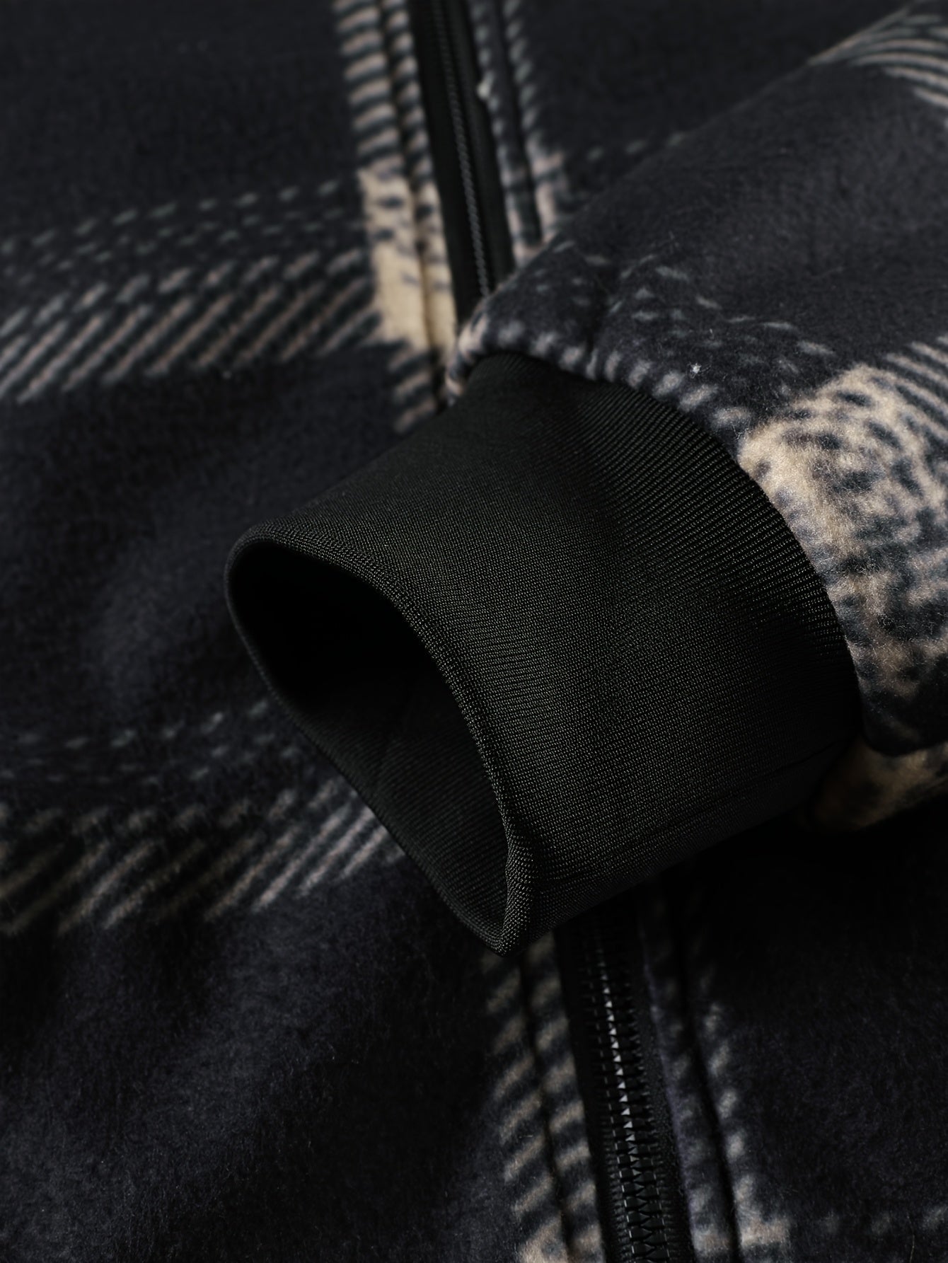 Karierte Kapuzenjacke mit warmem Fleecefutter für Herren, Schwarz-Beige