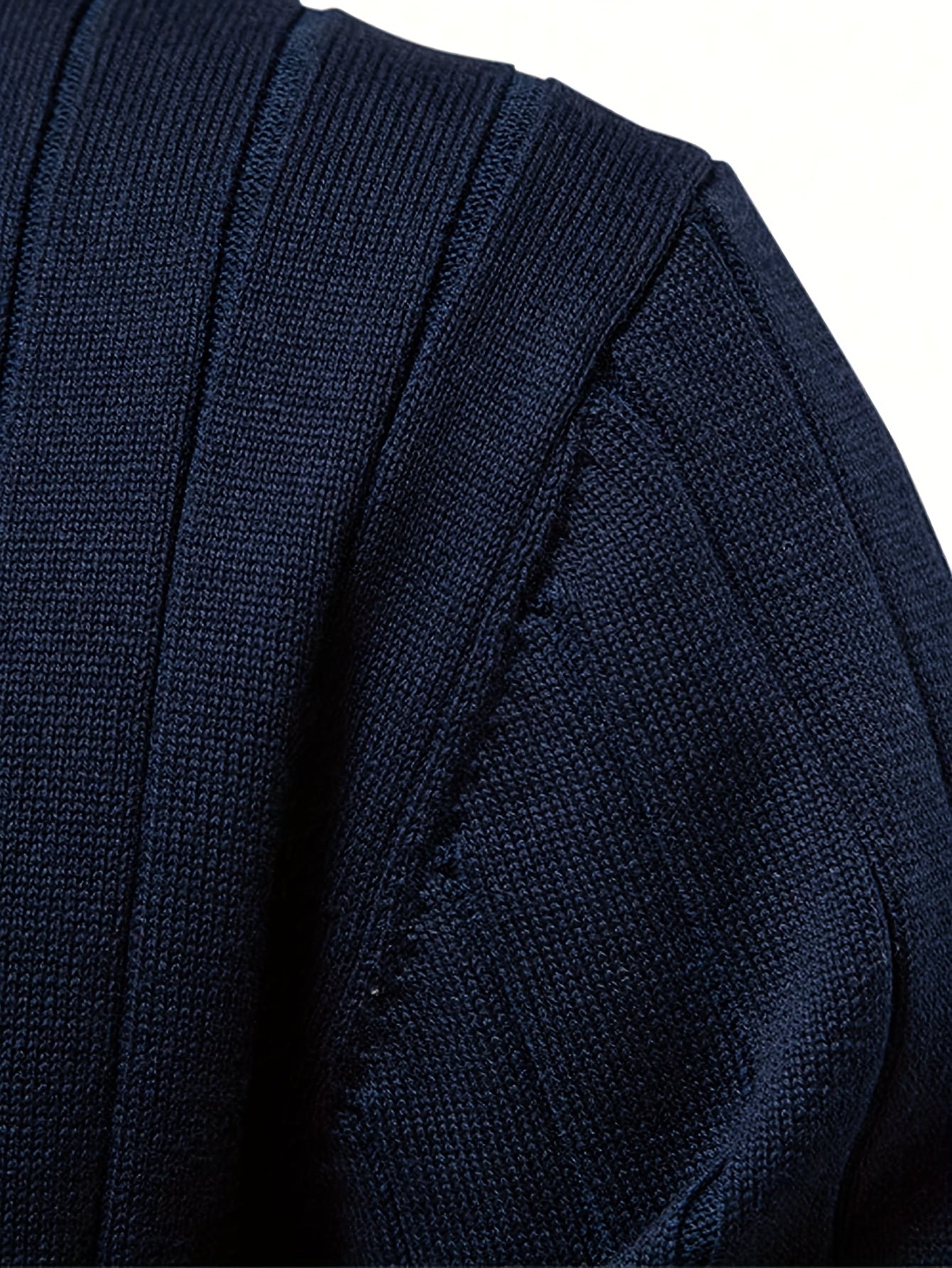 Herren Rippstrick Cardigan Marineblau mit V-Ausschnitt & Kontraststreifen