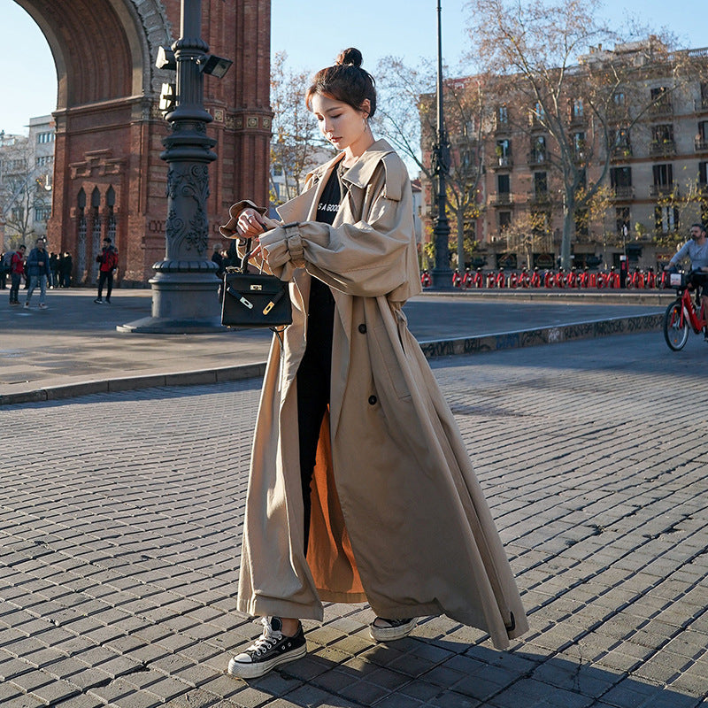 Langer Oversize-Trenchcoat für Damen in Khaki mit Gürtel