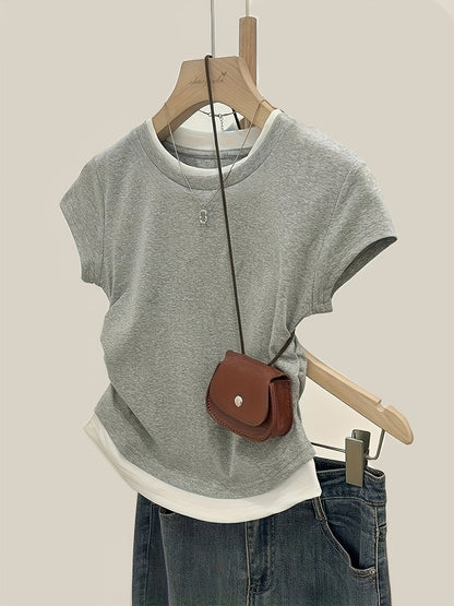 Damen Modernes Kurzarm Shirt mit Layer-Look und Umhängetasche – Lässiges Streetstyle Top