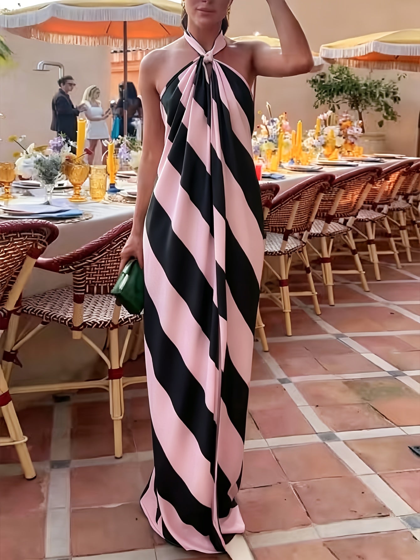 Damen Maxikleid mit Halterneck und Streifen – Elegantes Abend- und Partykleid