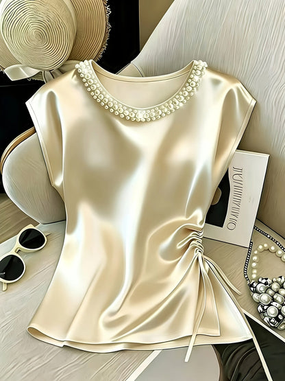 Damen Elegante Satinbluse mit Perlenkragen und Raffdetails – Stilvolle Kurzarm-Bluse für festliche Anlässe
