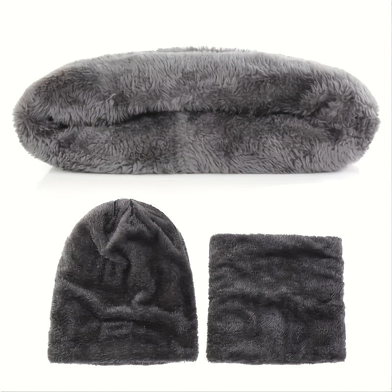 Winterset met muts, sjaal, handschoenen, oorwarmers en gebreide, gevoerde sokken, donkerblauw