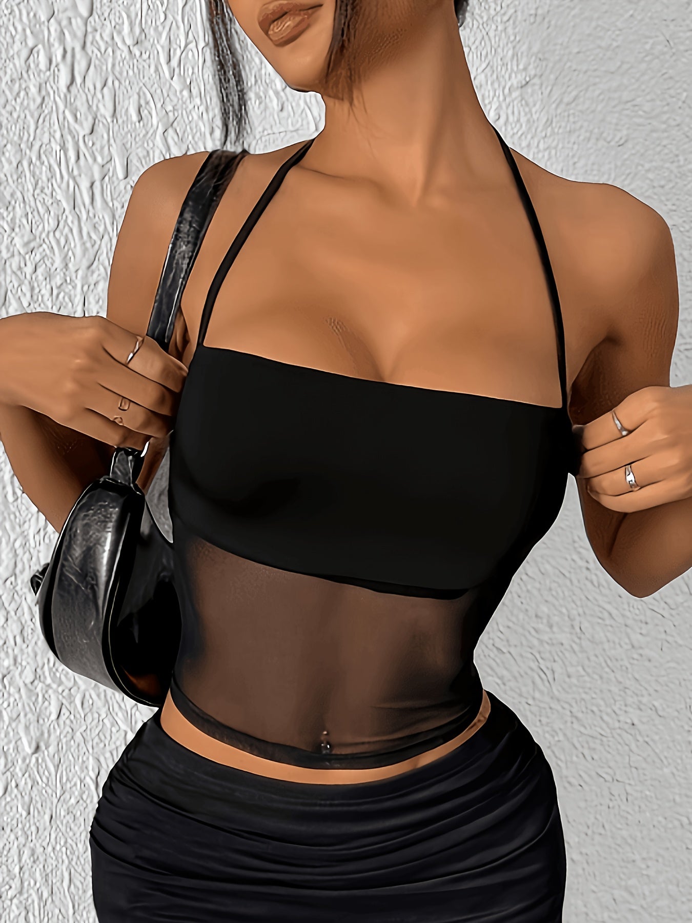 Damen Halterneck Party Top mit Transparentem Mesh-Einsatz – Elegantes Clubwear für Ausgeh-Looks