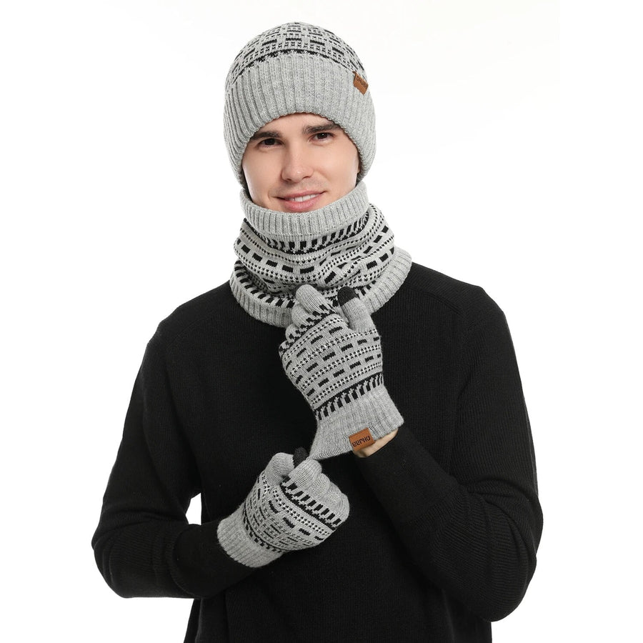 Unisex winterset: gebreide muts, nekwarmer en handschoenen met patroon in lichtgrijs