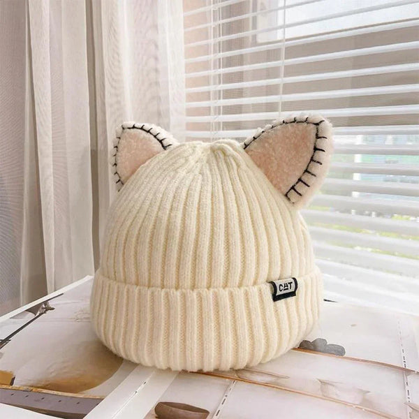 Ribgebreide beaniemuts met kattenoren van zacht materiaal
