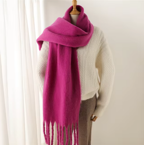 Weicher Fransenschal aus flauschigem Material für Damen in Magenta