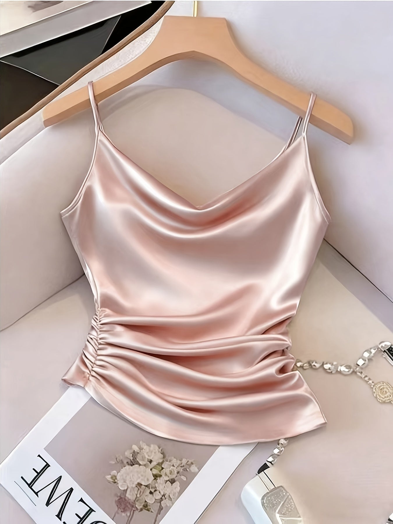 Damen Satin-Top mit Wasserfallausschnitt und Raffungen – Elegantes Camisole für besondere Anlässe