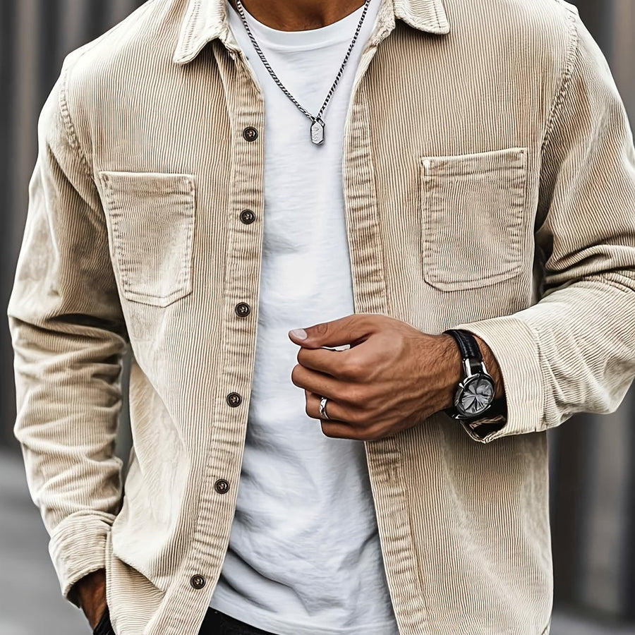 Herenoverhemd met ribfluweellook, knoopsluiting, lange mouwen en twee borstzakken