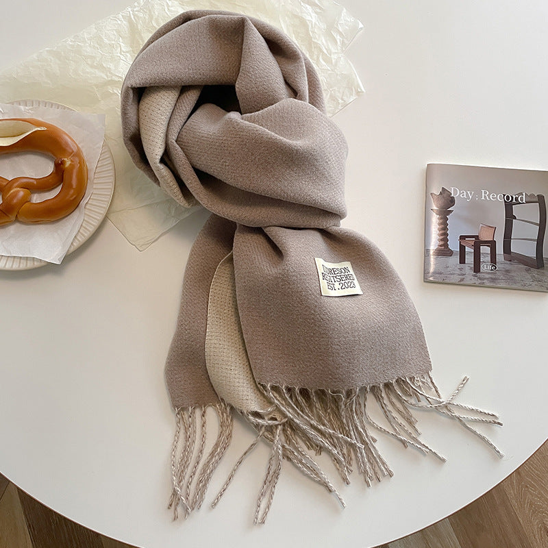 Weicher Winterschal mit Fransen und Farbblock-Design