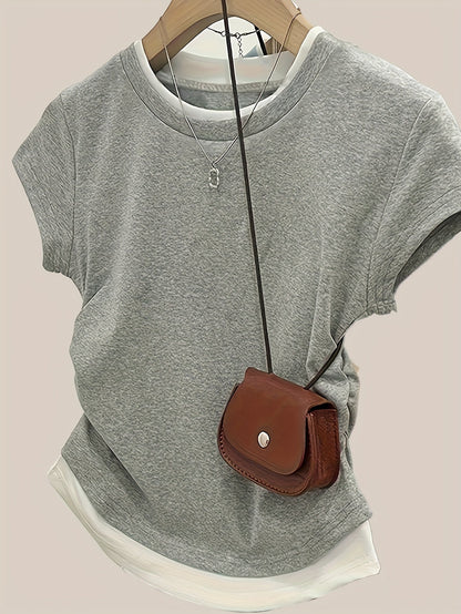 Damen Modernes Kurzarm Shirt mit Layer-Look und Umhängetasche – Lässiges Streetstyle Top
