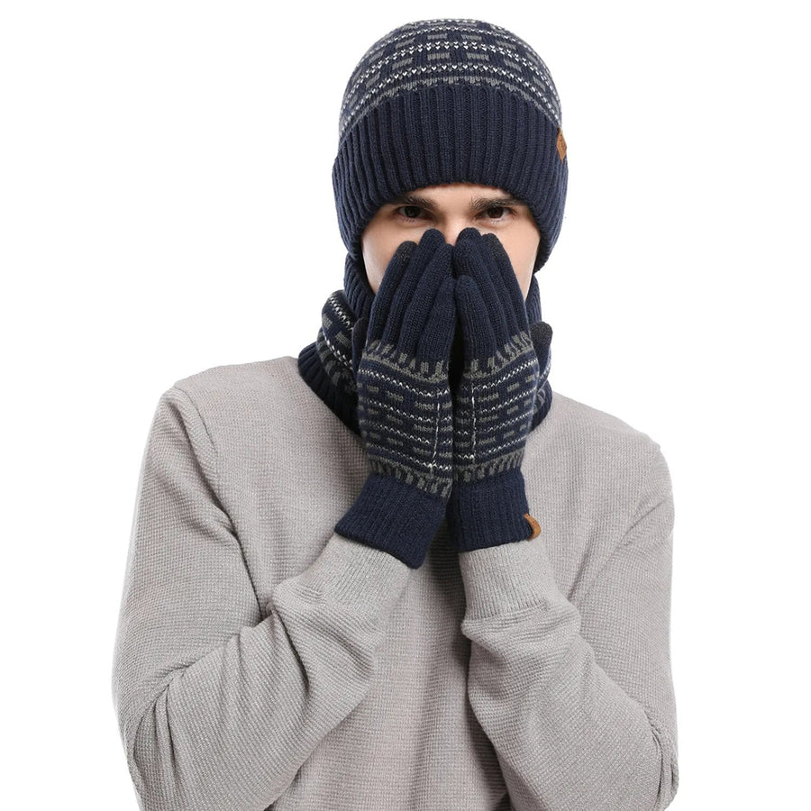 Unisex winterset: gebreide muts, nekwarmer en handschoenen met patroon in lichtgrijs