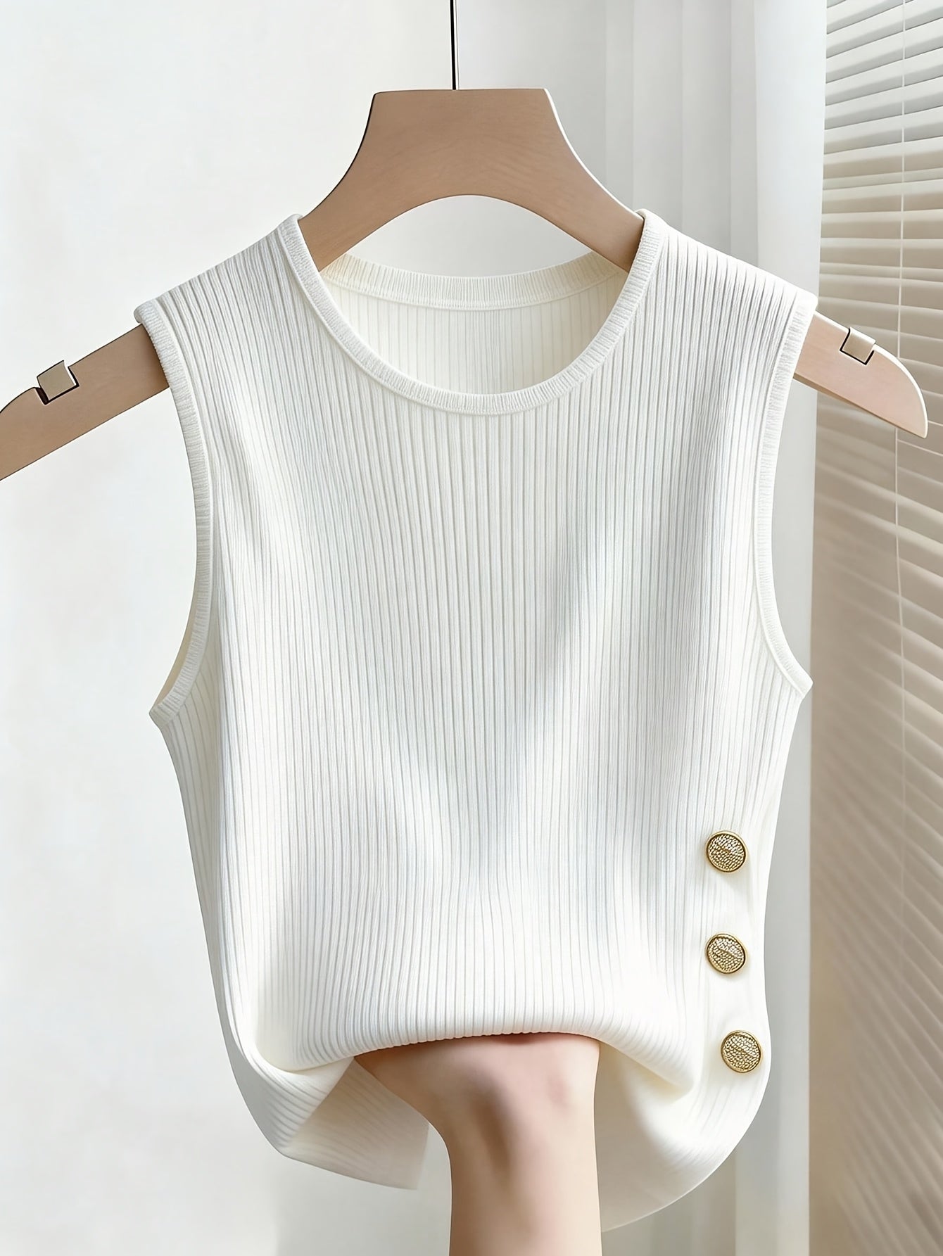 Damen Tanktop mit Rippstruktur und Knopf-Detail – Elegantes Freizeit-Oberteil