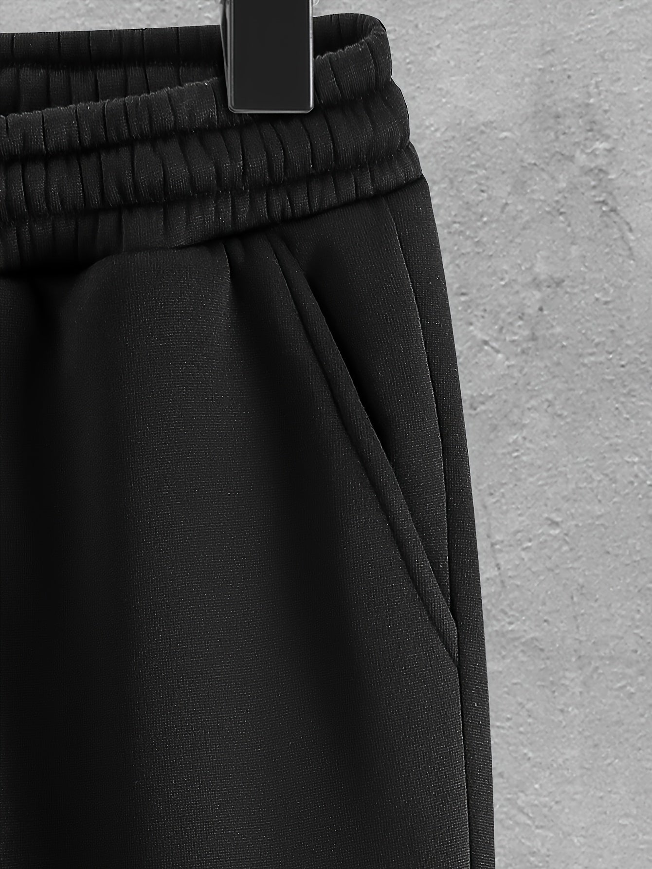 Herren Freizeit Anzug Set mit Steppweste, Kapuzenpullover und Jogginghose in Schwarz