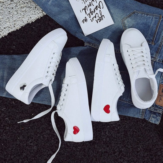 Grace – Damen Sneaker aus Kunstleder mit Herzmuster